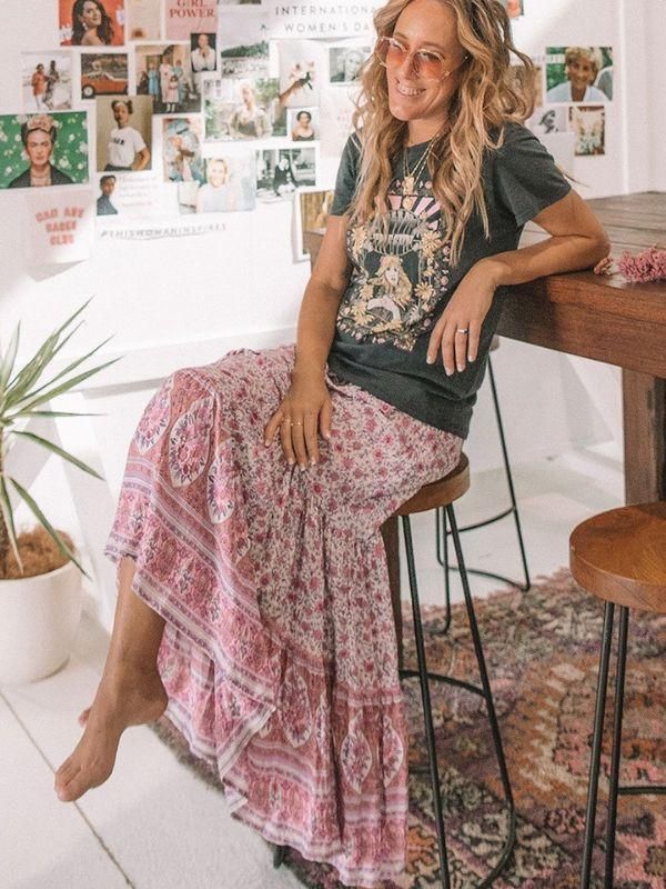 Maxi Skirt Outfit Ideas: 24 Tips on How to Wear Maxi Skirts? Looks Hippie, Pairing Ideas, Bohemian Maxi Skirt, Stile Boho Chic, Maxi Skirt Style, Mode Hippie, Maxi Skirt Outfits, Estilo Hippie, Boho Style Outfits