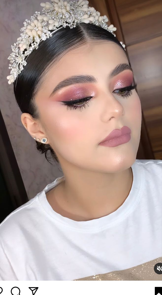 Quiencera Makeup, Pink Quince Makeup Looks, Maquillaje Baby Shower Mama, Makeup Looks For Quinceaneras, Makeup Rosado, Pink Quince Makeup, Quinceañera Makeup Ideas, Quince Makeup Looks, 15 Makeup Looks