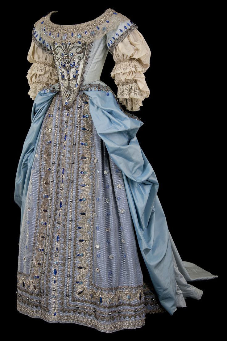 HISTORIC BLUE & TURQUOISE DRESS Baroque Dress, Historical Gowns, 17th Century Fashion, Period Fashion, Historical Clothes, Fashion Through The Ages, Historical Dress, Historic Fashion, 18th Century Fashion