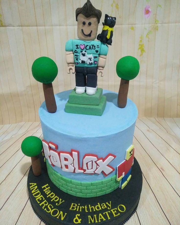 Roblox Themed Birthday Cake