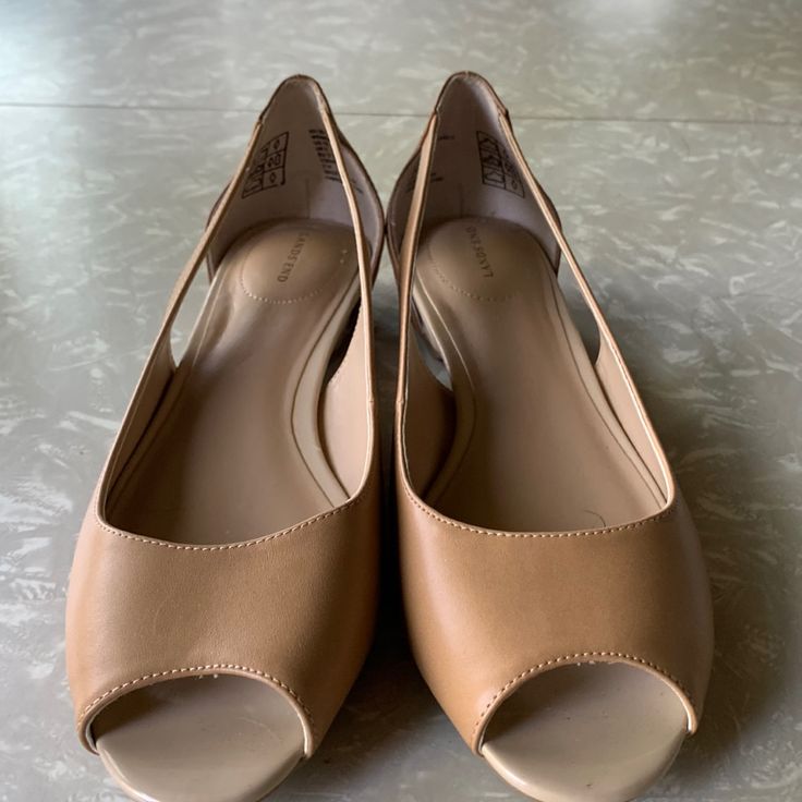 Lands End Never Worn Flats Spring Flats, Flat Color, Lands End, Flat Shoes Women, Loafer Flats, Loafers, Size 7, Women Shoes, Cream