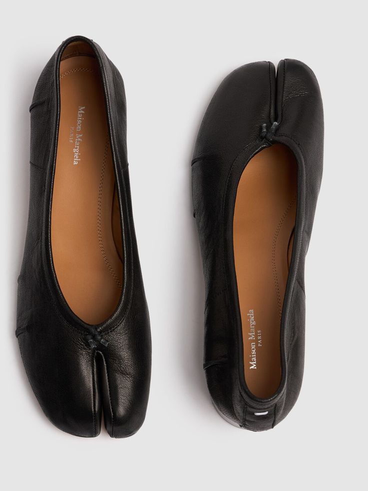 Find MAISON MARGIELA 30mm Tabi Leather Pumps on Editorialist. 30mm Heel. Leather upper. Slip on. Tabi toe. Leather sole Tabis Margiela Outfit Women, Tabi Shoes Margiela, Tabi Heels, Pumps Outfit, Maison Margiela Tabi, Tabi Shoes, Margiela Tabi, Versace Brand, Ski Accessories