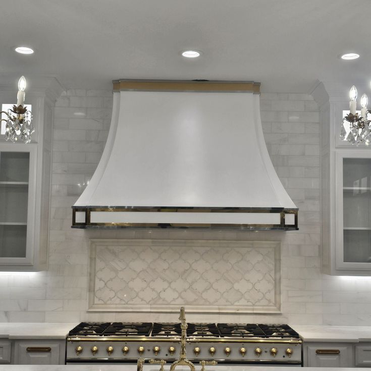 SINDA Sierra Style Stainless Steel Custom Kitchen Hood SRH33-PBS Gold Hood Range, Stainless Steel Kitchen Hood, Custom Bathtub, Bathtub Liners, Hood Range, Chimney Range Hood, Undermount Stainless Steel Sink, Kitchen Environment, Steel Hood