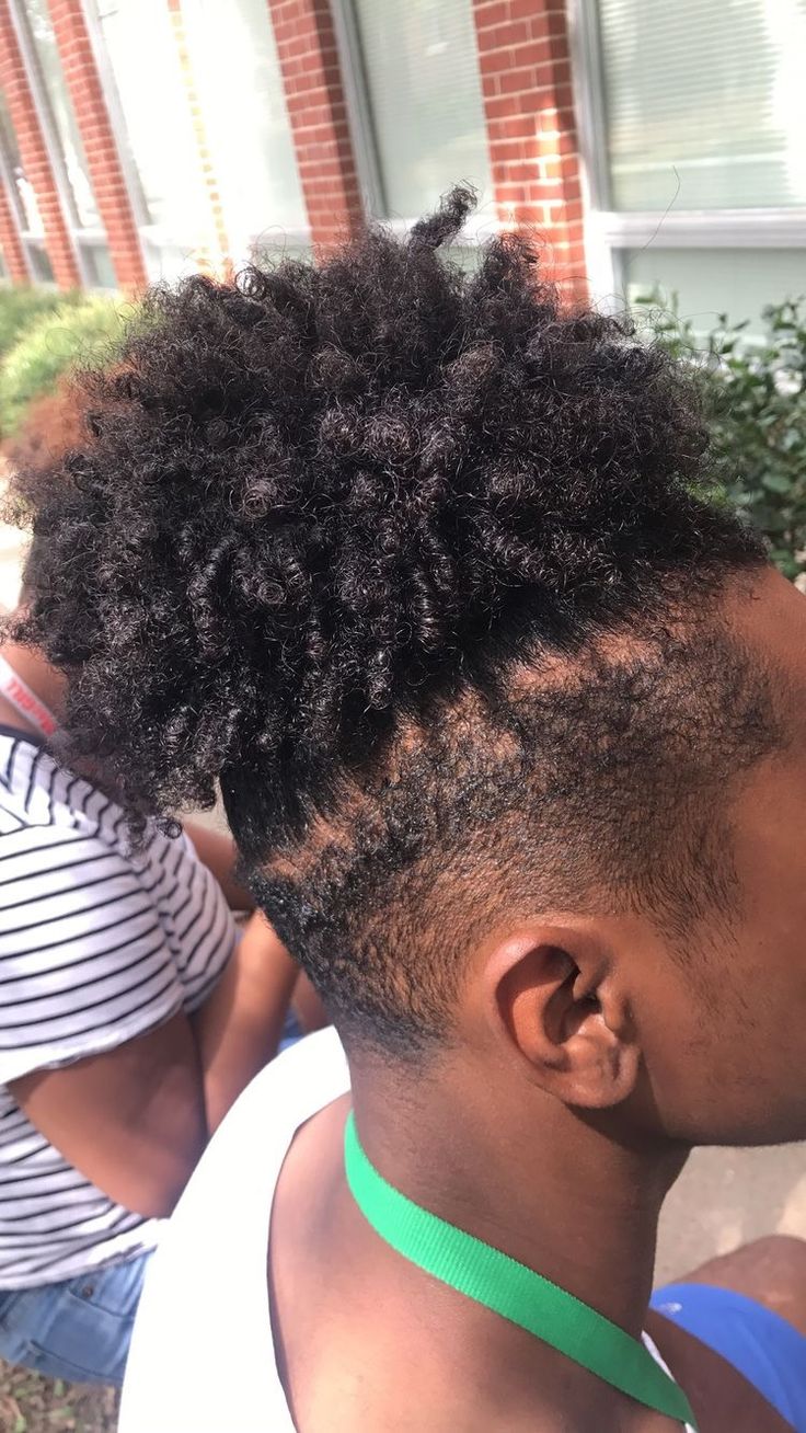 Man Bun Black Man Bun, Box Braids Shaved Sides, Braided Man Bun, Black Hair Bun, Hair Afro, Hair Like Wool, Natural Hair Men, Hair Puff, Man Bun