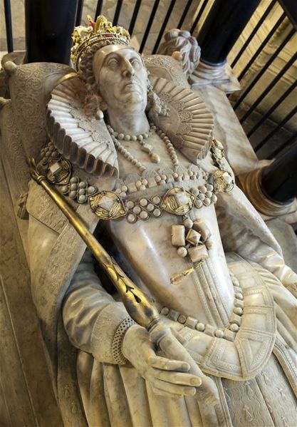 The effigy of Elizabeth I in her tomb in the north aisle of the Lady Chapel at Westminster Abbey. It was commissioned by James I and created between 1605 and 1607, by Maxmillian Colt. Photographer: Dr John Crook Queen Elizabeth The 1st, Elisabeth 1, Ratu Elizabeth, The Tudor Family, Queen Mary Ii, Elizabeth Tudor, Tudor Monarchs, Elizabeth 1, Famous Historical Figures