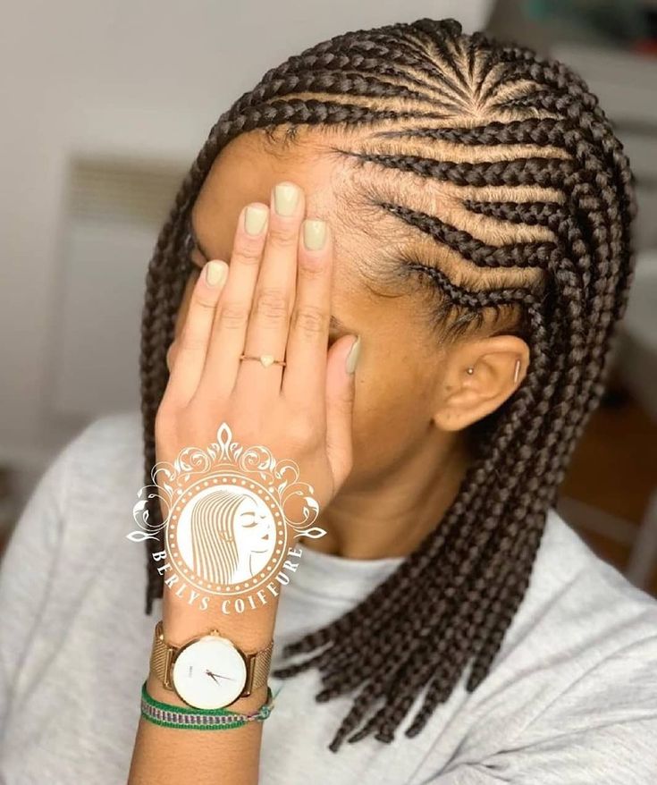 Top African Hairstyles on Instagram: “Half cornrows.. Half braids @tresses_africaine 💙 #feedinbraids #boxbraids . . Follow @tresses_africaine for more” Half Braids, Half Cornrows, Lemonade Braids Hairstyles, Bob Braids Hairstyles, Half Braid, Short Box Braids Hairstyles, African Hair Braiding Styles, Braids Hairstyles Pictures, Braided Cornrow Hairstyles