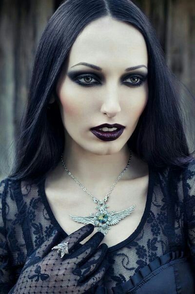 Pin by Axe Man on Beautiful Gothic Women | Gothic models, Gothic ...