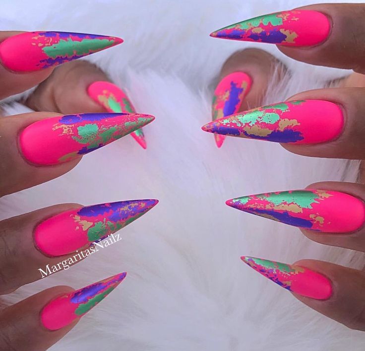 Neon pink matte stiletto nails  Spring trends Green purple foil design by MargaritasNailz   #gelnails#mattenails#pinknails#chromenails#stilettonails#MargaritasNailz#glitterombrenails#nailfashion#nailswag#nailcandy#valentinomargaritasnailz#ombrenails#nailsofinstagram#nailaddict#glitternails#instagramnails#nailporn#nailtrends#modernsalon#neonnails#unicornnails#modernnails#naildesigns#hudabeauty#easternails#wakeupandmakeup#purplenails#pastelnails#springnails Stiletto Nails Spring, Leopard Nails Tutorial, Summer Stiletto Nails, Matte Stiletto Nails, Stiletto Nail Designs, Pink Stiletto Nails, Stilleto Nails Designs, Coffin Nails Matte, Purple Foil