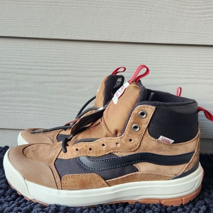 Vans Ultrarange Exo Sk8-Hi Mte Primaloft Winter Hiker Rain Boots Women Size 8.5 Perfect Condition No Box! Will Be Shipped Securely! Material: Suede, Canvas, Nubuck Cut: High-Tops Color: Brown Manufacturer Code Vn0a5ks5fw61 Id 310120 Rain Boots Men, Sneaker Boots Mens, Vans Boots, Vans Brown, Gore Tex Boots, Vans Ultrarange, Chukka Sneakers, Vans Hi, Rain Boots Women