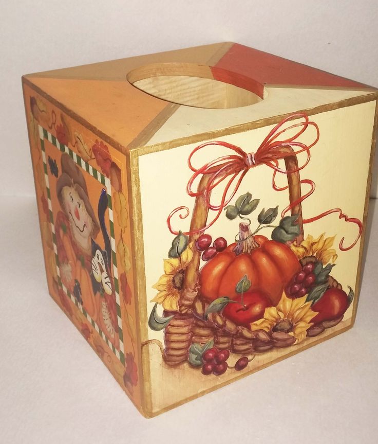 a wooden box decorated with thanksgiving decorations