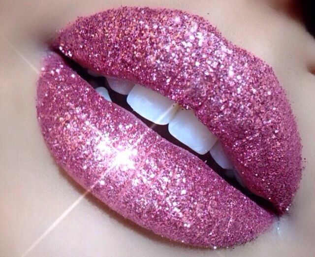 Pink glitter lips Pink Glitter Lips, Lip Art Makeup, Beauty Hacks Lips, Glitter Lip, Hot Pink Lips, Best Lip Gloss, Pink Lip Gloss, Kissable Lips, Glitter Lips