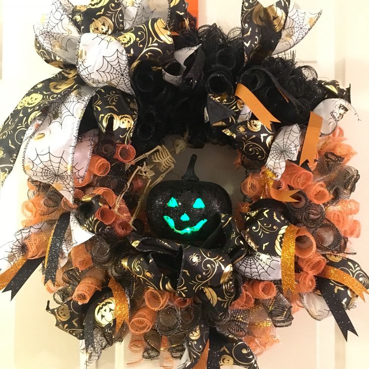 Elegant Halloween wreath