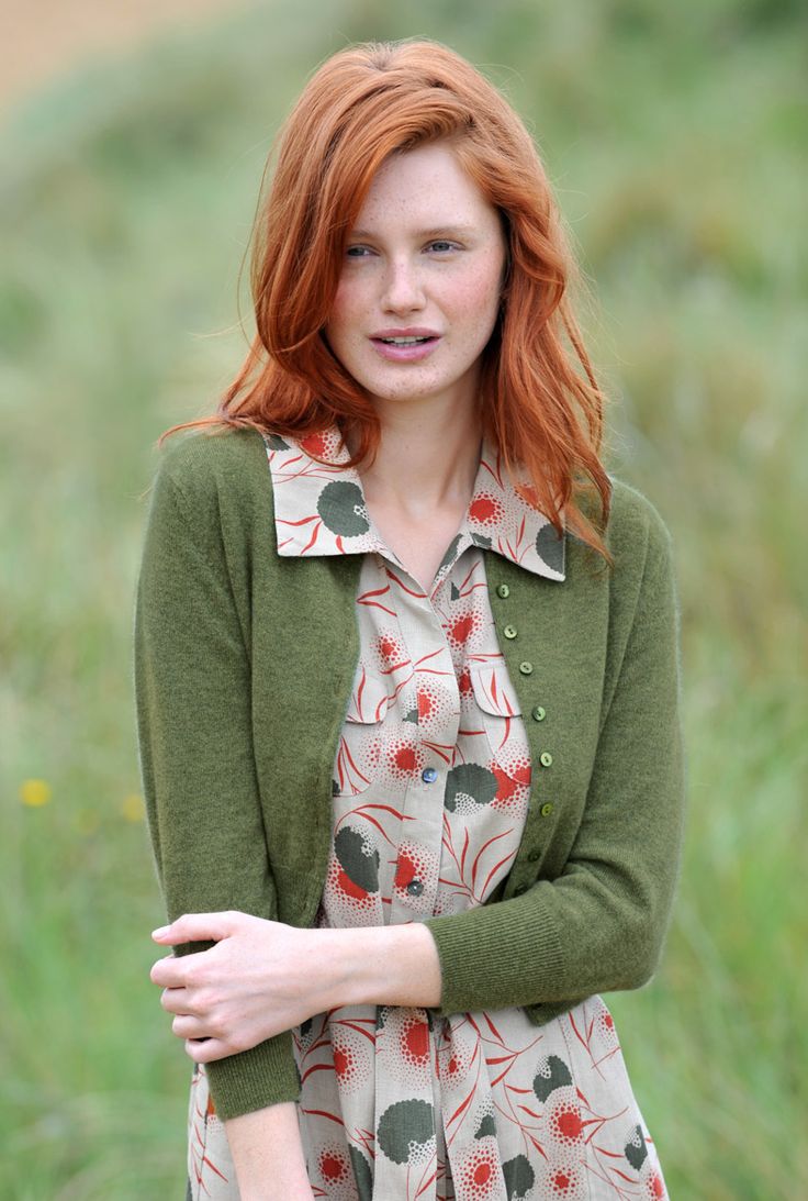 Brora Cashmere Cropped Cashmere Cardigan | Safari English Country Outfits Women, English Country Fashion, Alys Fowler, Academic Chic, Redhead Hair, British Country Style, Western Outfits Men, British Country, English Country Style