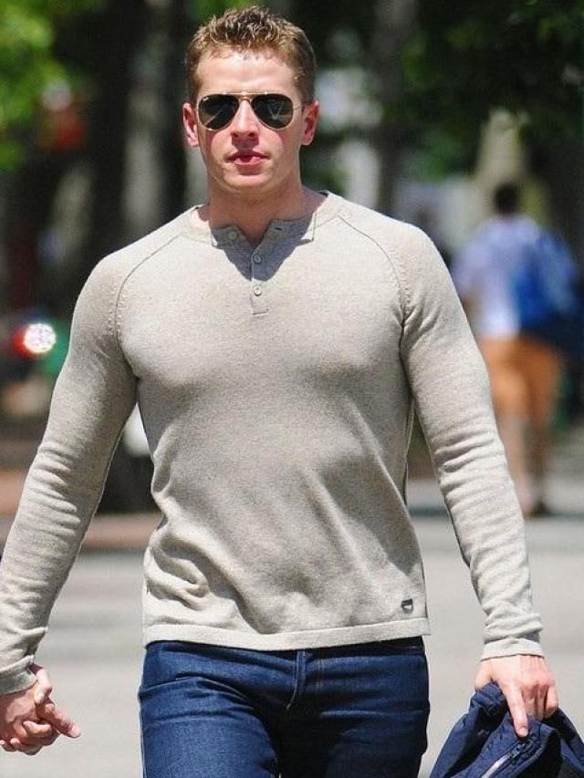 Josh Dallas, Men Sweater