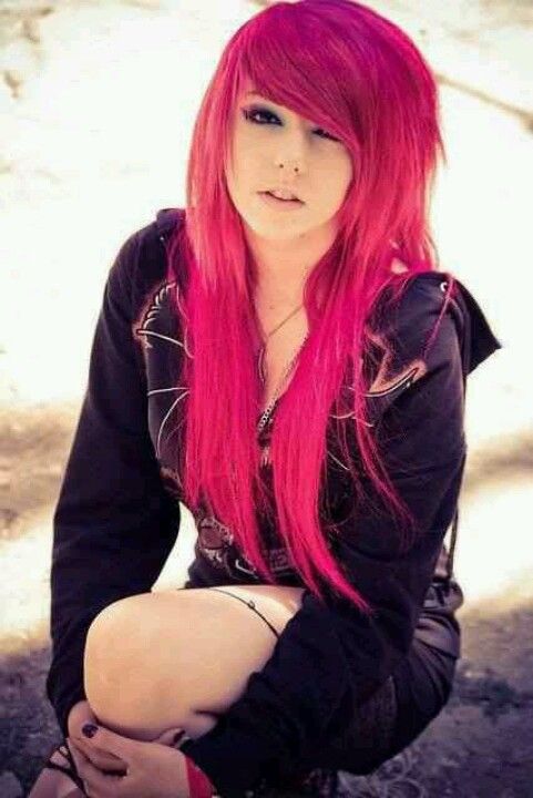 Magenta scene hair Emo Mode, Fete Emo, Scene Clothing, Emo Scene Girls, Emo Hairstyle, Emo Hairstyles, Emo Scene Hair, Scene Girl, All Hairstyles