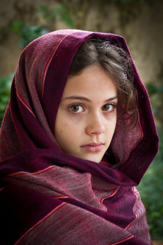 The future . Afghanistan                                                       … Istoria Artei, Steve Mccurry, Afghan Girl, Kids Around The World, Portrait Reference, Face Photography, People Of The World, Interesting Faces, People Around The World