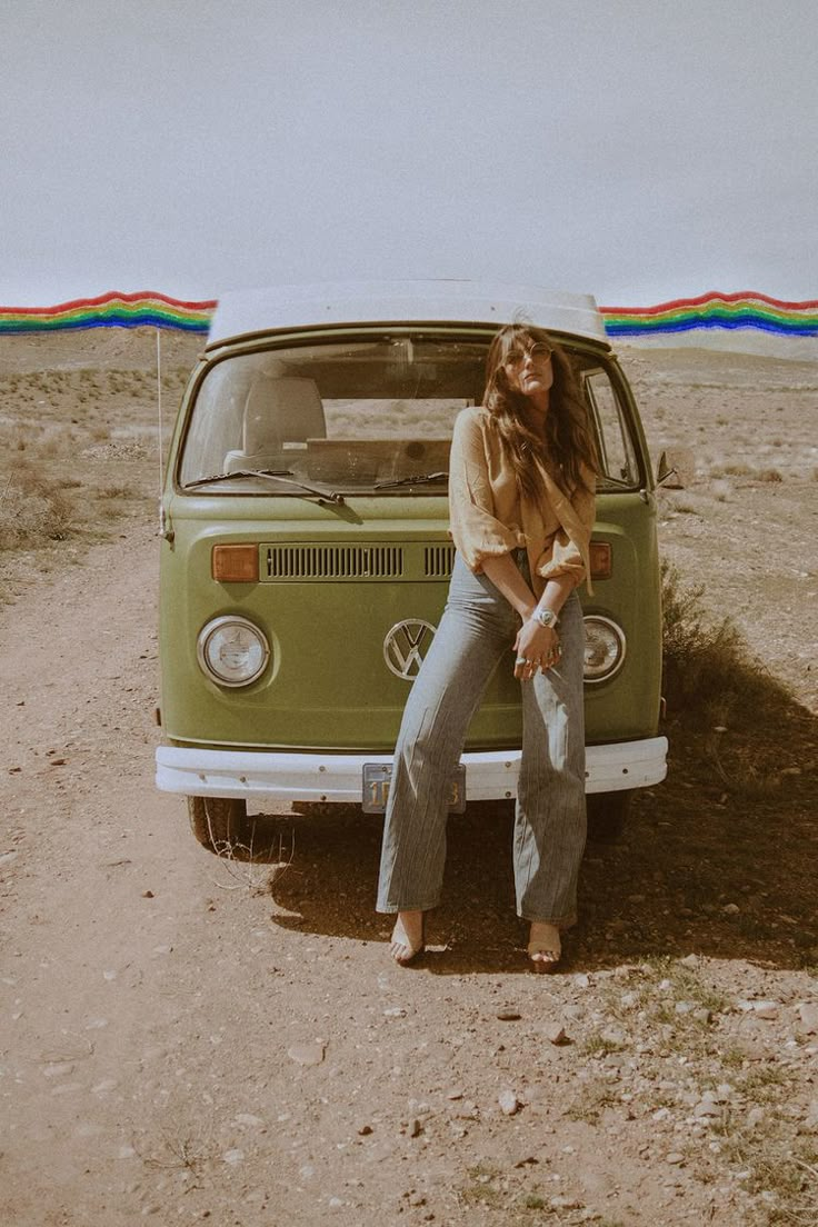 SUGARHIGH LOVESTONED, DESERT VIBES, 70S STYLE, MAUI MAGIC - THE EDIT HAWAII Mundo Hippie, 70’s Aesthetic, Mini Festival, Sugarhigh Lovestoned, Looks Hippie, Trip The Light Fantastic, Bohemian Diesel, Hippie Aesthetic, Mode Hippie