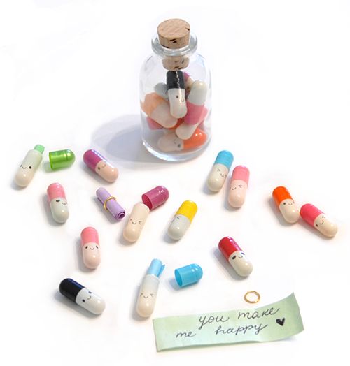 This would be so fun as a scavenger hunt to find their gift!  Message in a bottle set from Pink Olive - $12.00 Diy Valentines Gifts For Her, Diy Valentine's Gifts, Valentine's Gifts For Her, Feel Better Soon, Pill Bottle, Golden Egg, Easter Stuff, Pill Bottles, Pink Olive