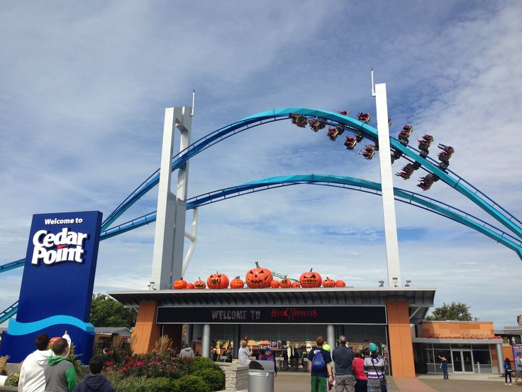 the roller coaster at cedar point amusement park is decorated with pumpkins and goggles