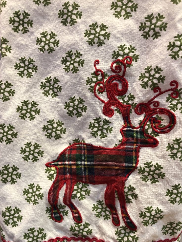 Reindeer holiday hand towel | Holiday hand towels, Hand towels, Reindeer