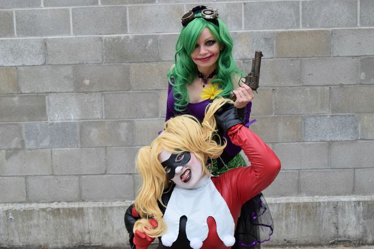 Classic Harley Quinn and Female Steampunk Joker Cosplay by Marz Stardust Cosplay and La Heza Cosplay Steampunk Joker, Female Joker Cosplay, Male Harley Quinn Cosplay, David Bowie Tattoo, Female Joker, Joker Cosplay, Harley Quinn Cosplay, Body Love, Stardust