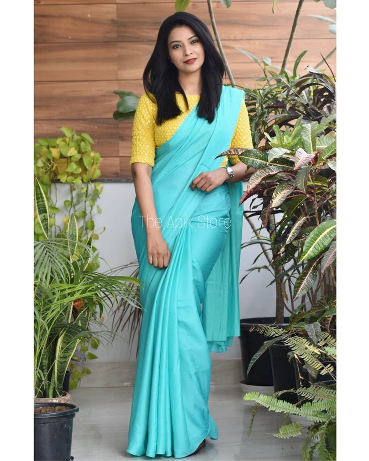 Plain Saree Styling, Plain Sarees, Saree Styling, Formal Saree, Cotton Saree Blouse Designs, Cotton Saree Blouse, Cotton Saree Designs, Draping Fashion, Plain Saree