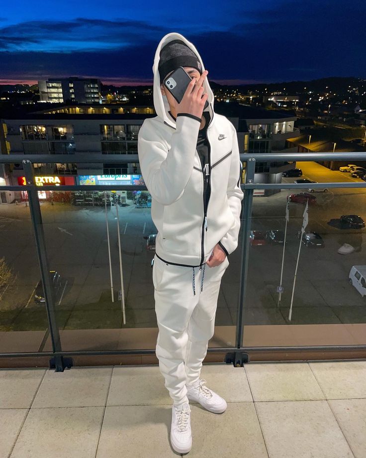 Uk drip White nike tech fleece Louis vuitton Nike Tech Fleece Drip, Nike Set Outfits Women, Tech Fleece Drip, Tech Outfits Women, Nike Tech Fit, Nike Tech Fleece Outfit Men, Nike Tech Tracksuit, Nike Tech Fleece Tracksuit, Tech Outfit