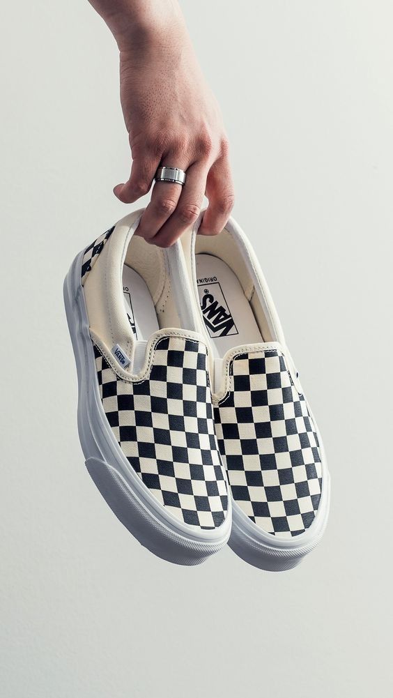 Vans New Collection, Vans Vault Slip On, Vans Vault Outfit Men, Aesthetic Vans Shoes, Slipon Vans Outfit, Vans Astethic, Vans Classic Outfit, Vans Caro, Vans Shoes Aesthetic