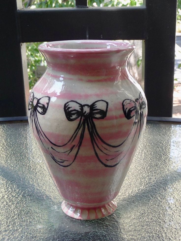 Pink Seashell Sweetheart Bows Vase- This vase is the sweetest little decor piece you've been missing! It features a beautifully textured pink chattering design topped with elegant bows. This vase stands about 6 inches tall by 4 inches wide- perfect for a bouquet of small roses!  Microwave, dishwasher, food safe Ceramic Orchid, Coil Vase, Coil Vase Ceramics, Small Ceramic Vase, Vase Ceramic, Slab Built Pottery, Large White Vase, Handmade Ceramics Vase, Small Rose