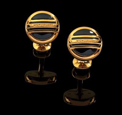 A pair of Mont Blanc cufflinks Gold Cufflinks, Vintage Cufflinks, Cuff Links, Onyx, Cufflinks, Auction, Cuff, Gold, Mont Blanc