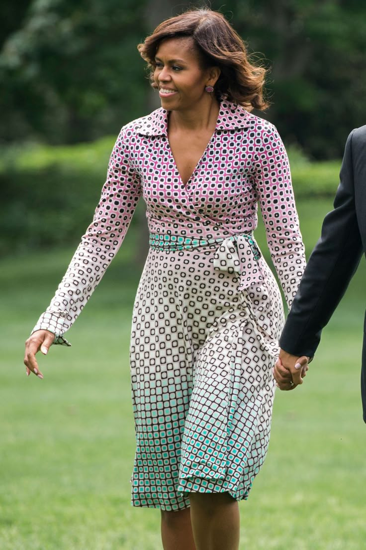 Michelle Obama style, Michelle Obama style file, Michelle Obama fashion, Michelle Obama best looks Michelle Obama Style, Barack Obama Family, Barack And Michelle Obama, American First Ladies, Michelle Obama Fashion, Dvf Wrap Dress, Michelle And Barack Obama, Barack And Michelle, Obama Family