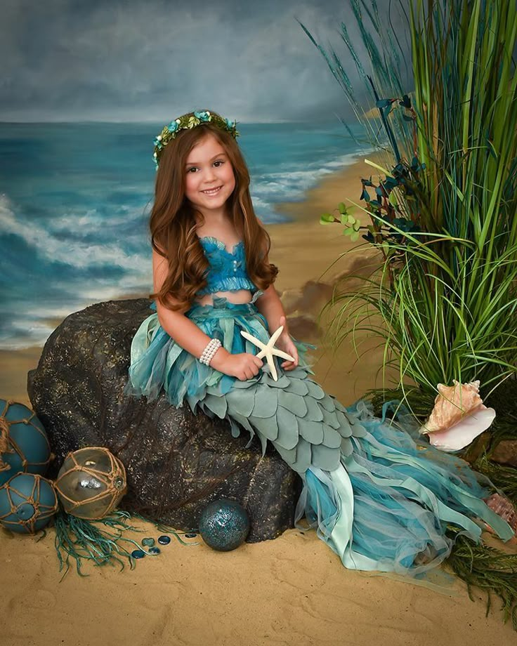 Mermaid Photo Shoot, Mermaid Photography, Mermaid Photos, Mermaids And Mermen, Mermaid Theme, Mermaid Costume, Mermaid Birthday Party, Mermaid Art, Mermaid Birthday