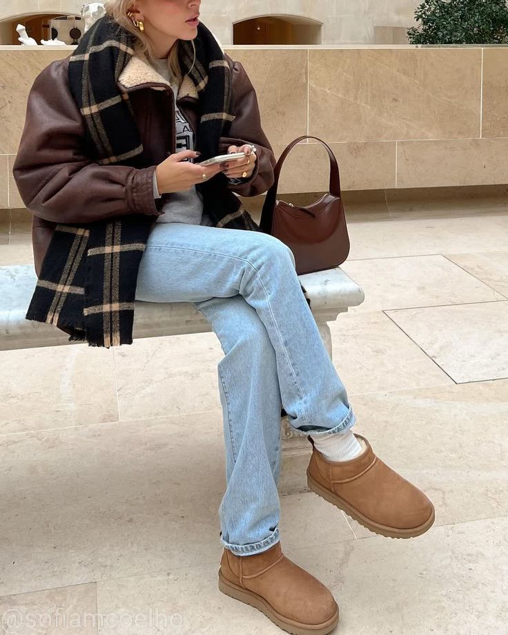 Cozy Girl Aesthetic Outfit, Outfit With Uggs, Mini Outfit, Outfits Winter, Uggs Outfit, Lazy Outfits, Autumn Outfit, Outfit Inspo Fall, 가을 패션