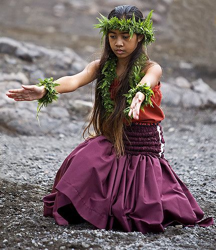 Haunu'u Hoopai, an 11-year old hula kahiko-Big Island Hawaiian History, Hawaii Hula, Hula Dance, Hula Dancers, The Big Island, Royal Court, Interesting Photos, Big Island, Character Inspiration