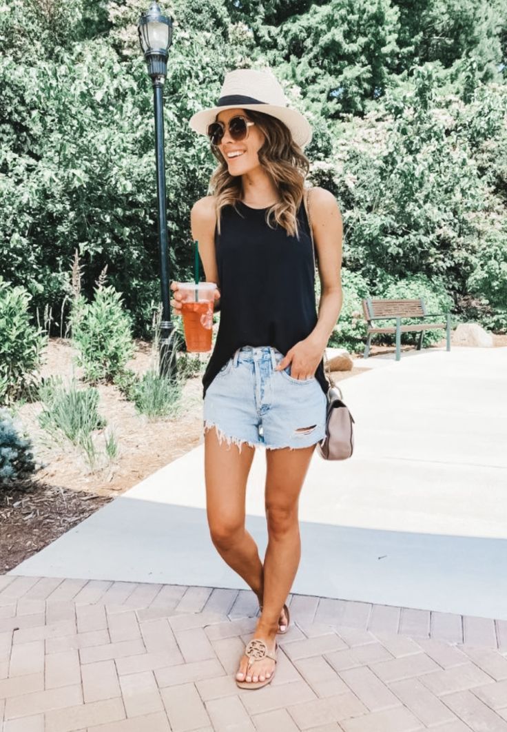 Look Grunge, Look Office, Summer Shorts Outfits, Chique Outfits, Summer Basics, Cool Summer Outfits, Womens Fashion Casual Summer, Mode Casual, Cute Summer Outfits