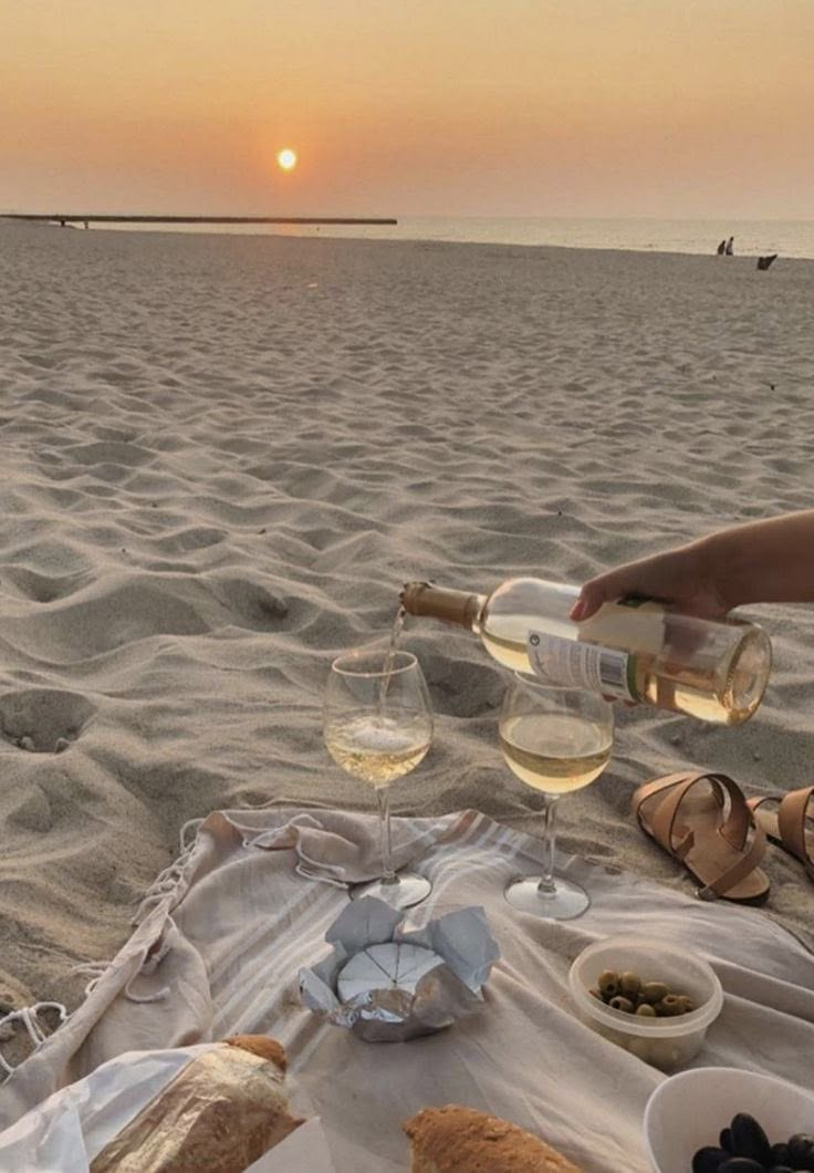  on Twitter Beach  aesthetic  Beige  aesthetic  Beach  picnic