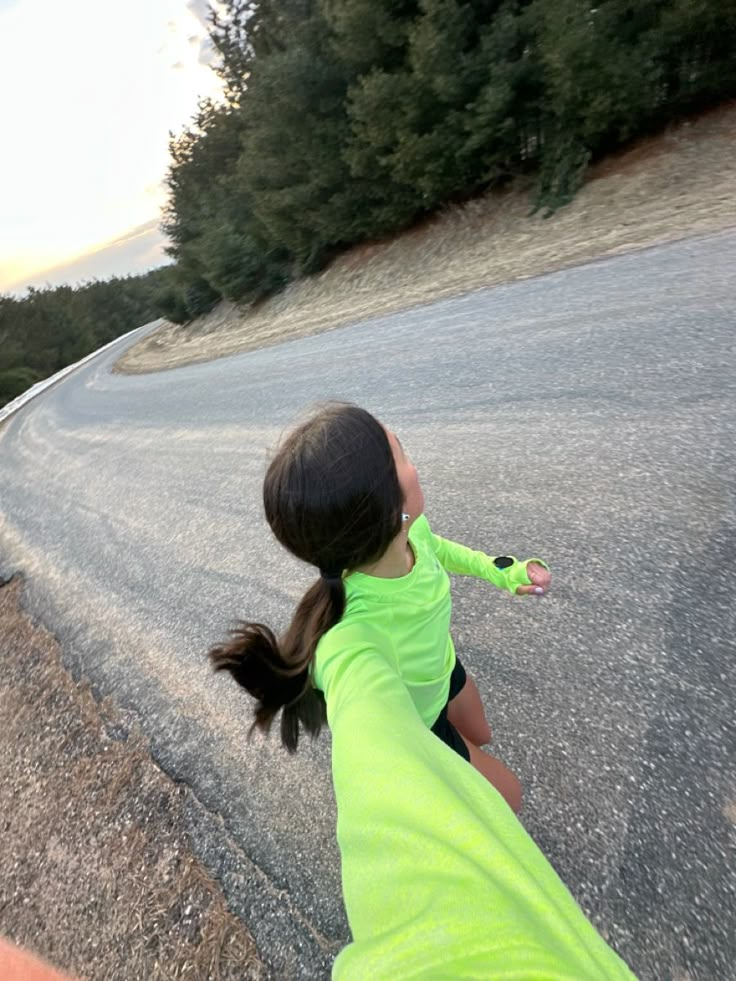 Running Inspo, Thatgirl Aesthetic, Running Lifestyle, Running Aesthetic, Fitness Vision Board, Runners High, Runner Girl, Endurance Workout, Running Inspiration