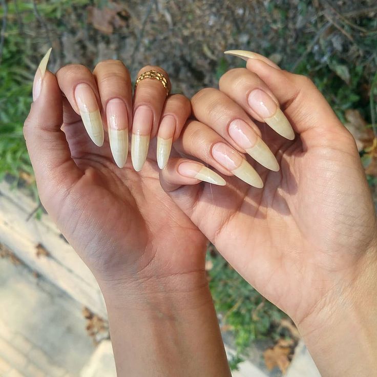 Long Round Nails, Natural Almond Nails, Almond Nails Red, Black Almond Nails, Long Almond Nails, Long Natural Nails, Long Fingernails, Long Almond, Natural Nail Designs