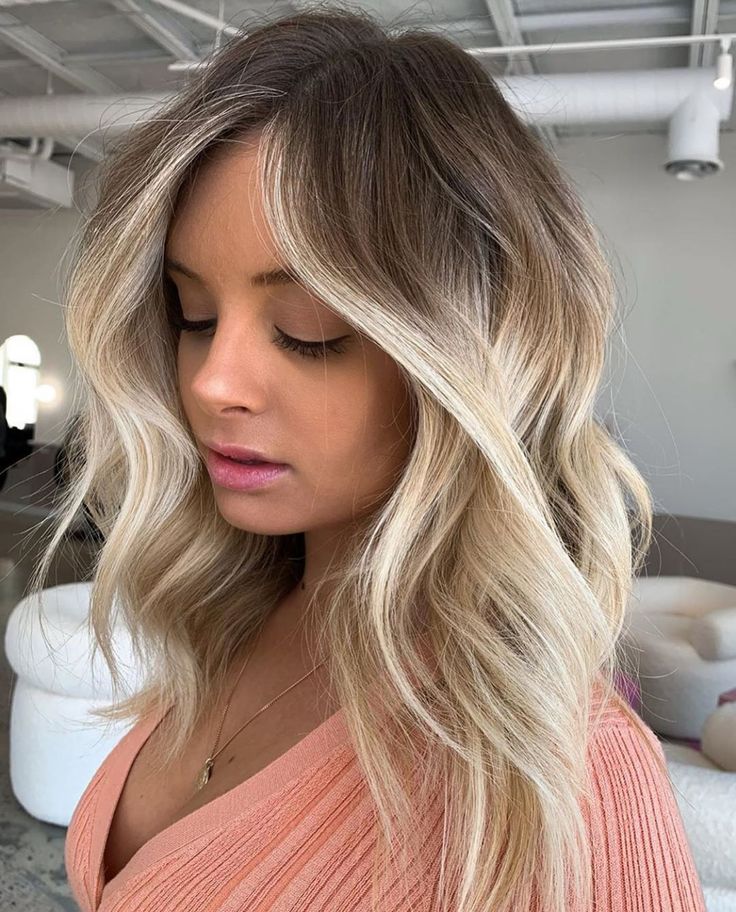 ✨BEST OF BALAYAGE & Hair’s Instagram photo: “Who wants to Ski down that money piece?? ⛷ By @boho.blonde.perth #bestofbalayage #showmethebalayage” Platinum Blonde Balayage, Blonde Balayage Highlights, Pretty Blonde, Blonde Tips, Balayage Technique, Blonde Streaks, Ash Blonde Balayage, Blond Balayage, Color Balayage