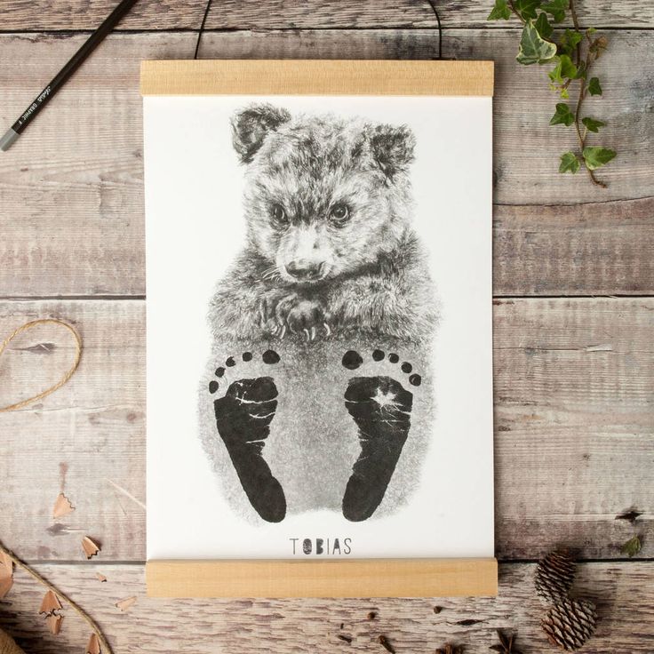 a card with an image of a bear's feet and the words toes on it