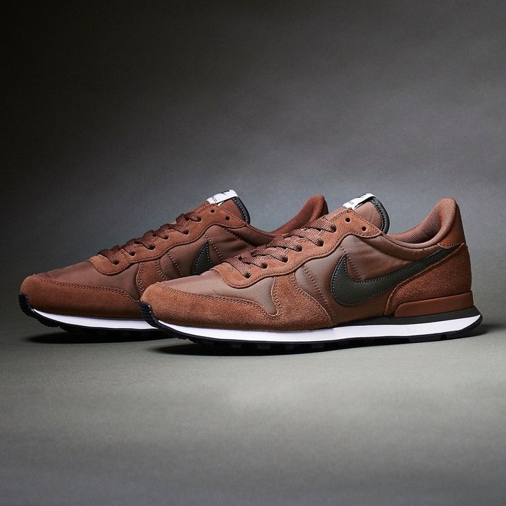 Nike Internationalist: Brown/Black Mens Sport Sneakers, Formal Men, Nike Internationalist, Day Fashion, Hipster Mens Fashion, Nike Sneaker, Brown Sneakers, Retro Sneakers, On Sneakers