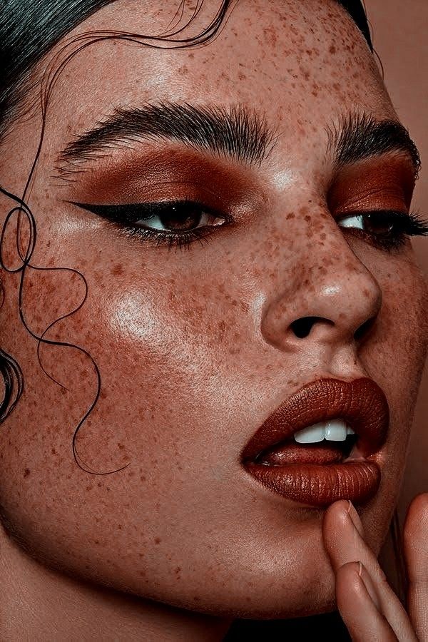 Editorial Make-up, Beauty Fotografie, Maquillage On Fleek, Beautiful Freckles, Beauty Makeup Photography, Eye Makeup Pictures, Photographie Portrait Inspiration, Photoshoot Makeup, Beauty Photoshoot