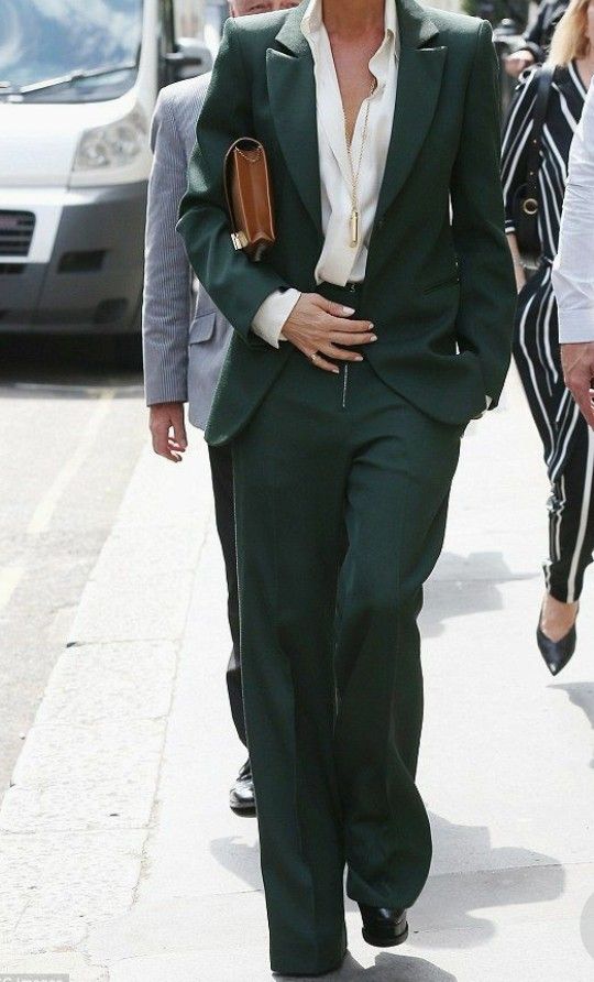 Women’s Suites, Pants Suit Aesthetic, Forest Green Womens Suit, Womens Suits Homecoming, Fem Suit Wedding, Women In Pantsuits, Suit Inspiration Women, Female Suit Outfit Casual, Formal Suits Aesthetic