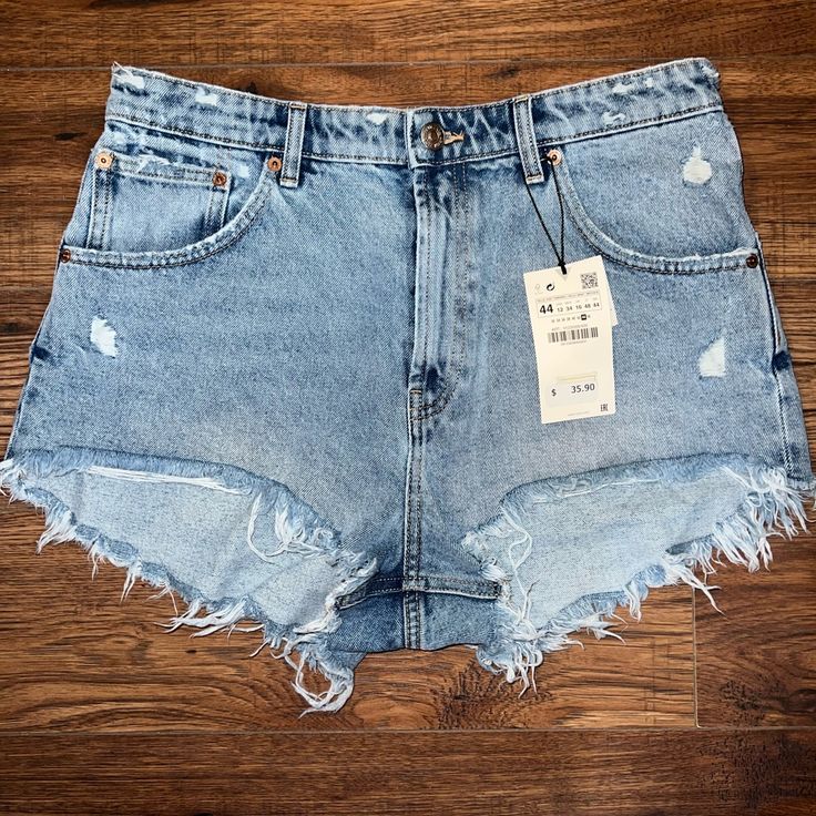 Nwt Zara Distress High Rise Denim Shorts Size 12 Hot Pink Denim, Pink Denim Shorts, Straight Fit Denim, White Jean Shorts, Ripped Denim Shorts, Ripped Shorts, White Denim Shorts, Zara Shorts, High Rise Denim Shorts