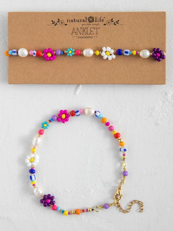 Boho Beaded Daisy & Pearl Bracelet – Natural Life Colorful Anklets, Summer Beaded Jewelry, Beaded Jewelry Summer, Trendy Beaded Jewelry, Summer Beaded Bracelets, Fresh Pedicure, Bead Anklets, Spring Bracelets, Boho Beaded Bracelets