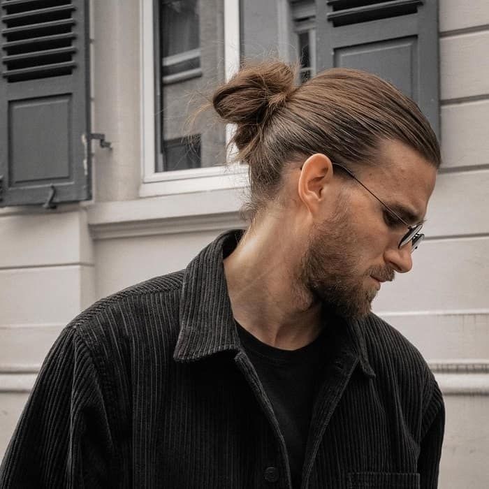 10 Long Slicked Back Hairstyles for Men (2020 Trends) Long Slicked Back Hair, Short Slicked Back Hair, Mens Slicked Back Hairstyles, Tied Up Hairstyles, Slick Back Haircut, Man Bun Hairstyles, Slicked Back Ponytail, Mosaic Wallpaper, Pulled Back Hairstyles