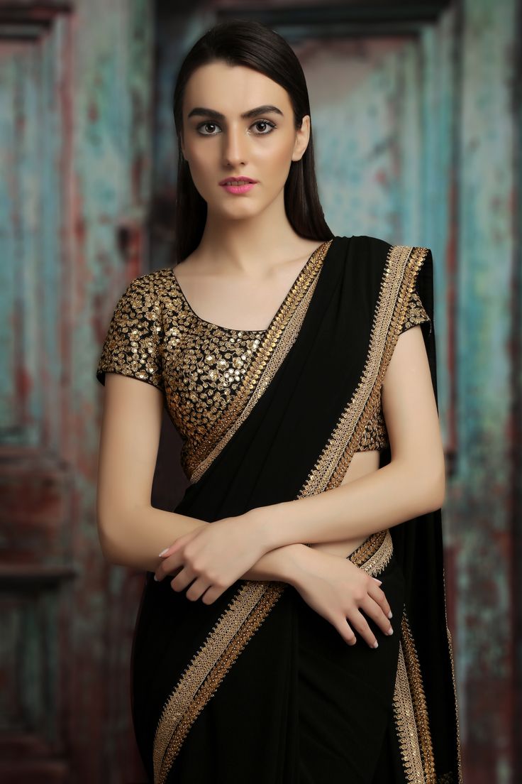 ******ZARAH******* Like our page https://www.facebook.com/zarahclothing/ ********************************************************** Chique Outfit, Modern Saree, Indian Saree Blouse, Indian Saree Blouses Designs, Indian Fashion Saree, Designer Saree Blouse Patterns, Black Saree, Saree Models, Trendy Sarees