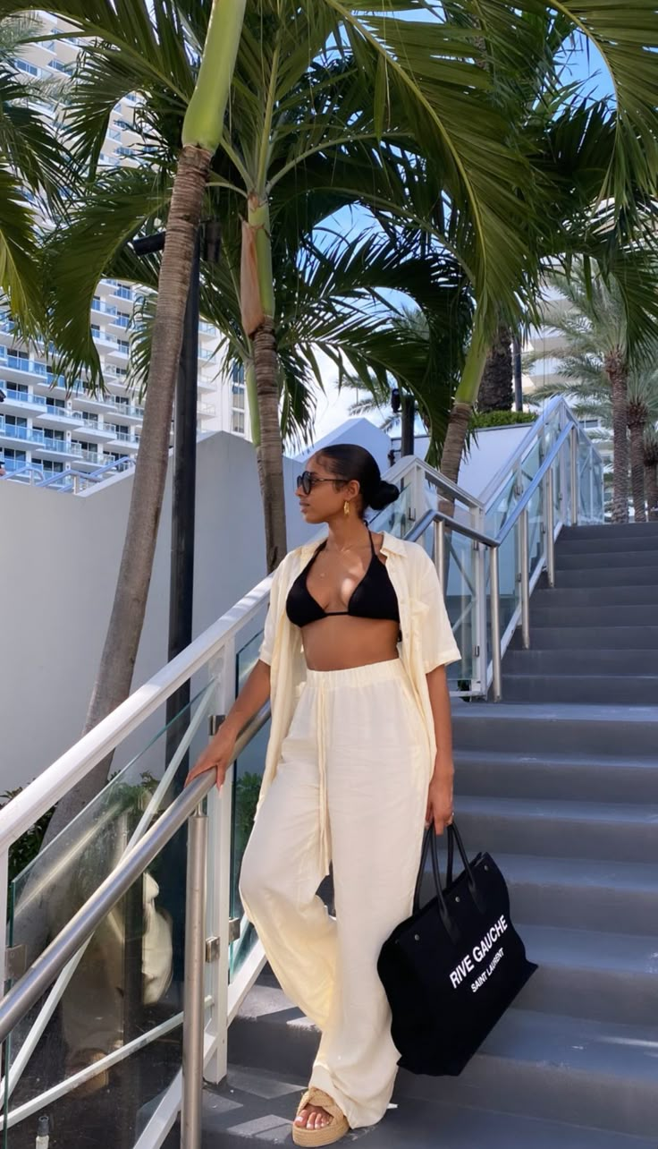 Dearra Outfits Summer, Women Dubai Outfit, Marrakech Morocco Outfit Black Women, Black Couple Vacation Outfits Summer, Miami Brunch Outfits Black Women, Boujee Vacation Outfits, Tunisia Holiday Outfit, Miami Holiday Outfits, New Zealand Aesthetic Outfit