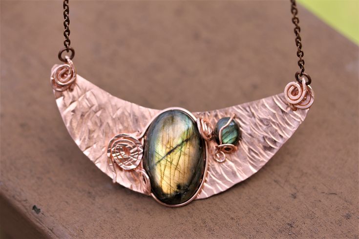 Copper jewelry, Copper Necklace, Labradorite necklace, Hammered Copper, Stunning jewelry, Unique jewelry, Labradorite jewelry, Gift ideas by ZebaCreations on Etsy https://www.etsy.com/listing/672344290/copper-jewelry-copper-necklace Hammered Copper Jewelry, Copper Jewellery, Copper Jewelry Handmade, Pendant Tutorial, Cedar Creek, Mixed Metal Jewelry, Labradorite Necklace, Metal Necklace, Labradorite Jewelry