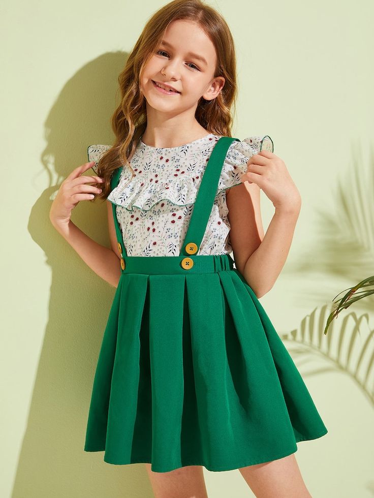 Girls Ruffle Ditsy Floral Top & Pleated Pinafore Skirt Set | SHEIN Pinafore Skirt, Ditsy Floral Top, Kids Dress Wear, Girl Dress Patterns, Skirts For Kids, Kids Fashion Dress, Kids Designer Dresses